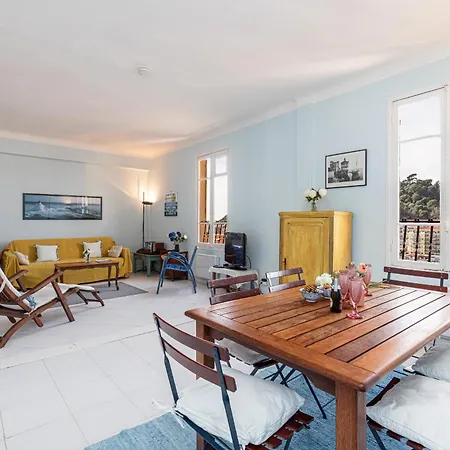 Extraordinary View On Port And Castle Hill - 1 Bdr & Parking 아파트 *