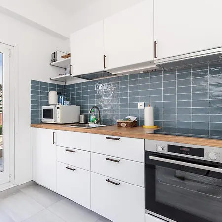 Extraordinary View On Port And Castle Hill - 1 Bdr & Parking 아파트 *