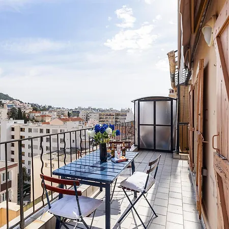 Extraordinary View On Port And Castle Hill - 1 Bdr & Parking 아파트