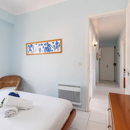 Extraordinary View On Port And Castle Hill - 1 Bdr & Parking *