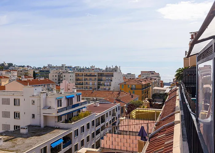 Extraordinary View On Port And Castle Hill - 1 Bdr & Parking