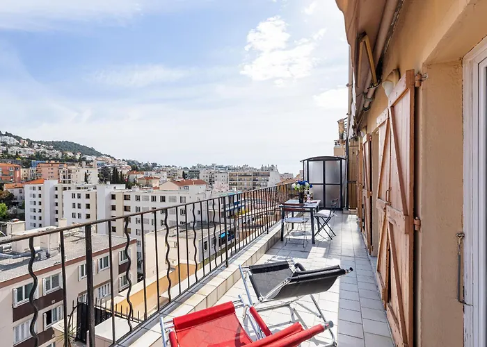 Extraordinary View On Port And Castle Hill - 1 Bdr & Parking