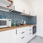 Extraordinary View On Port And Castle Hill - 1 Bdr & Parking 아파트 *
